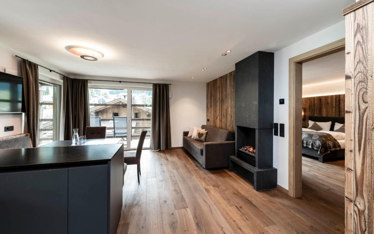 Cadepunt The Dolomites Lodge เซลวาดีวัลการ์เดนา ภายนอก รูปภาพ