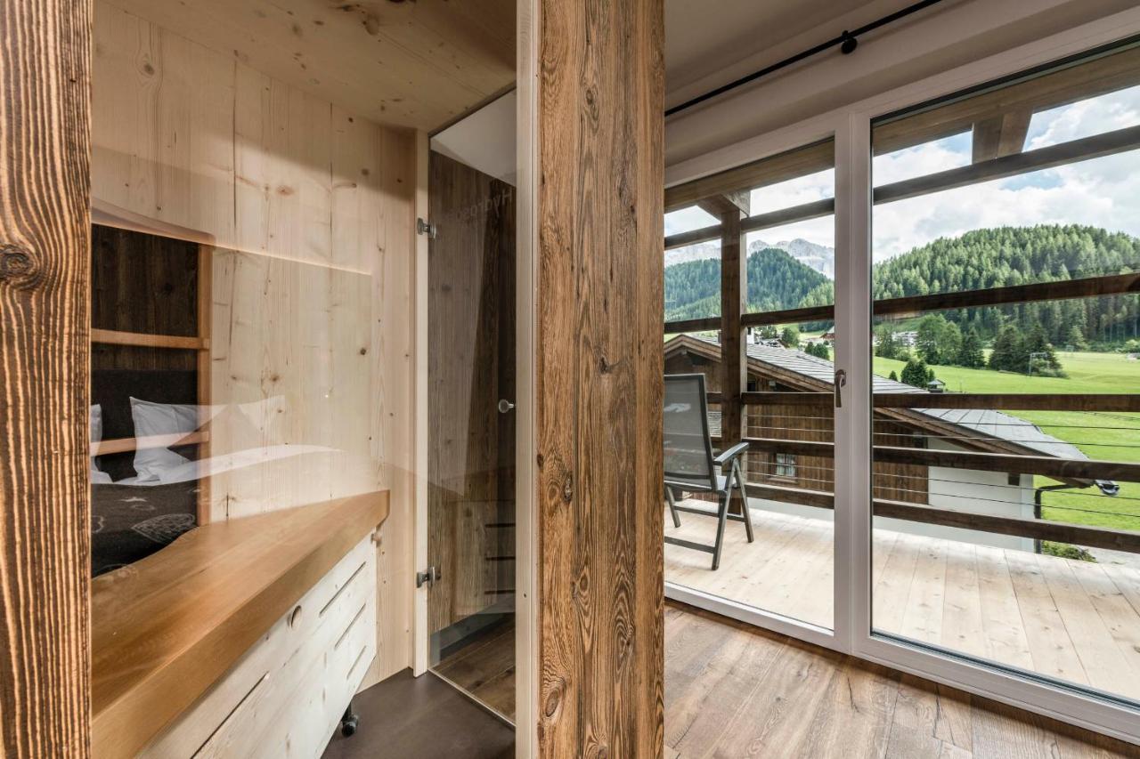 Cadepunt The Dolomites Lodge เซลวาดีวัลการ์เดนา ภายนอก รูปภาพ