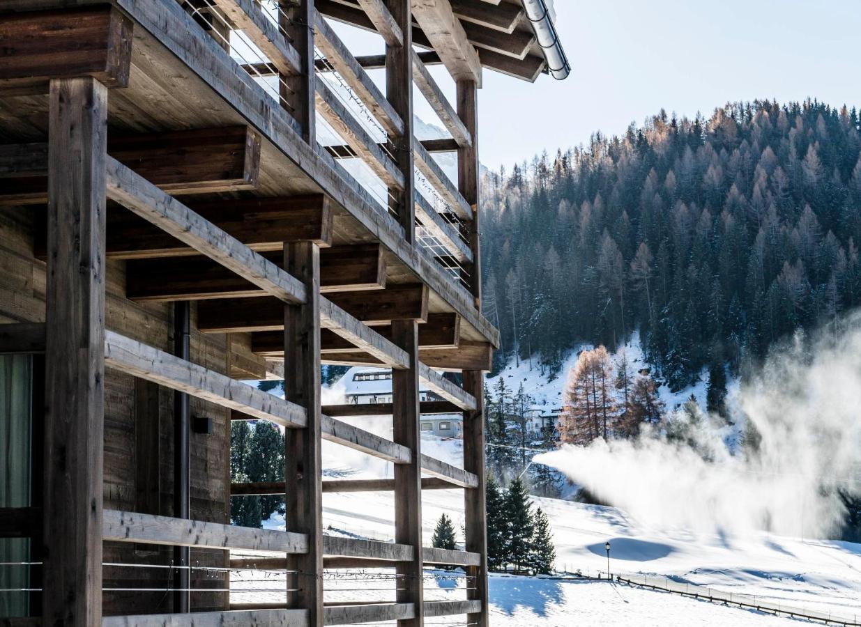 Cadepunt The Dolomites Lodge เซลวาดีวัลการ์เดนา ภายนอก รูปภาพ