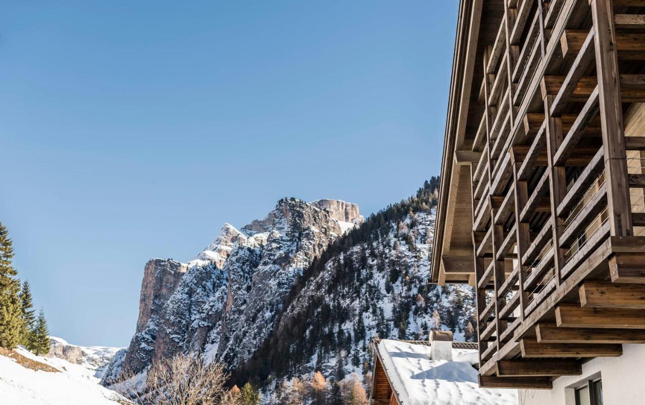 Cadepunt The Dolomites Lodge เซลวาดีวัลการ์เดนา ภายนอก รูปภาพ