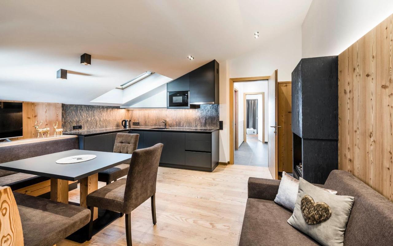 Cadepunt The Dolomites Lodge เซลวาดีวัลการ์เดนา ภายนอก รูปภาพ